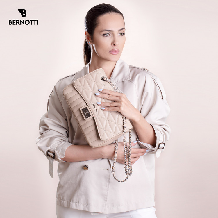 عکس کیف رودوشی برند برنوتی کرم مدل BERNOTTI TB-6700