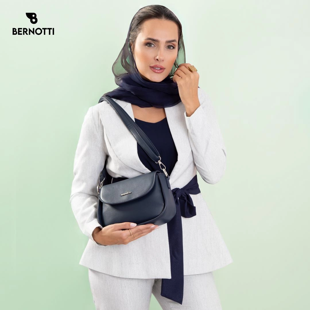 عکس کیف رودوشی برند برنوتی سرمه ای مدل BERNOTTI TB-7108