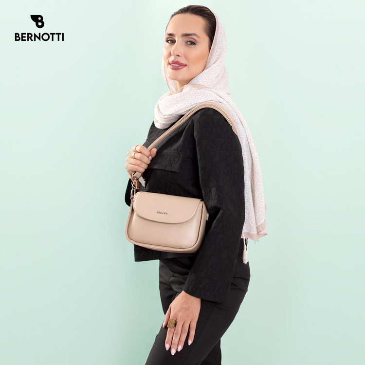 عکس کیف رودوشی برند برنوتی کرم مدل BERNOTTI TB-7108