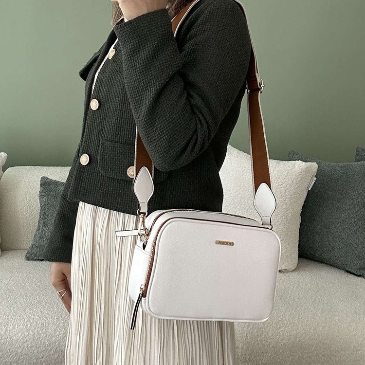 عکس کیف رودوشی برند پرتیزس مدل PRETTYZYS X3-150