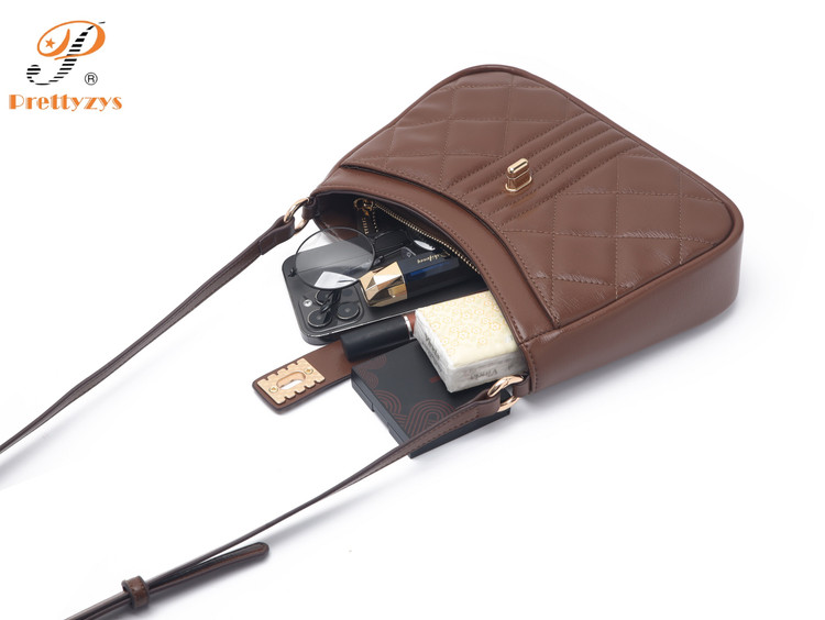 داخل کیف رودوشی برند پرتیزس مدل PRETTYZYS PRD4-016